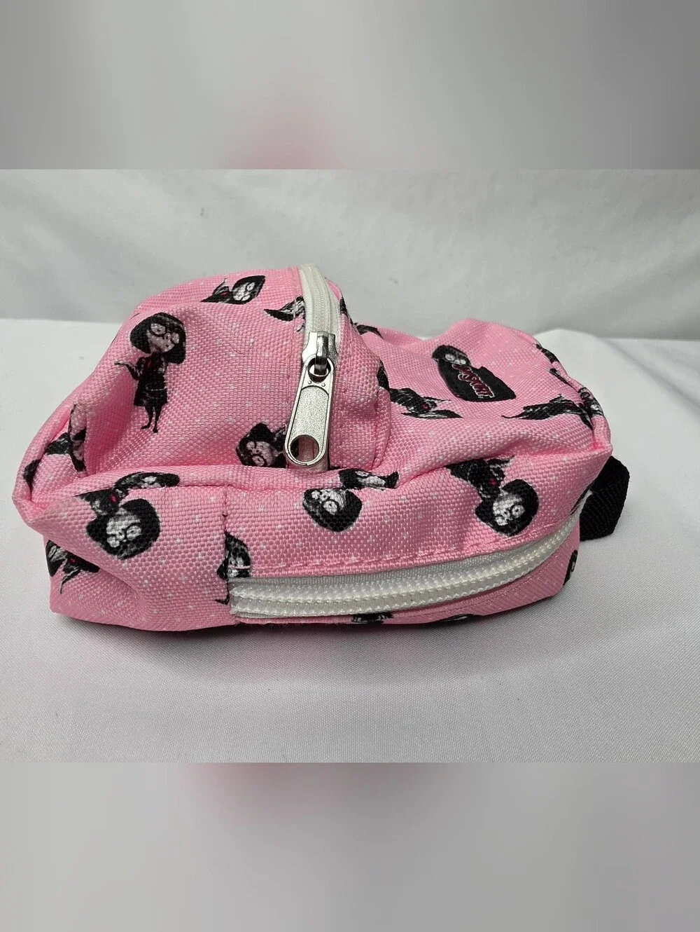 JanSport Disney Pixar Edna Mode Lil Break Mini Backpack Pouch Elastic Straps Pin